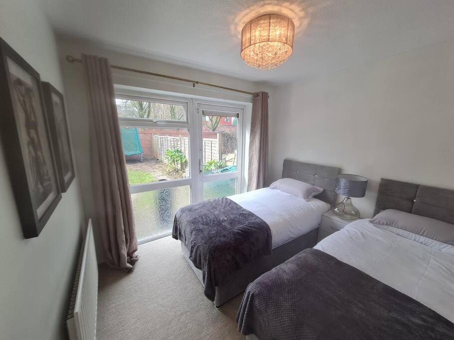 A&S Properties, No Guest Fees, Bank Transfe Deposit Available Wolverhampton Exterior foto